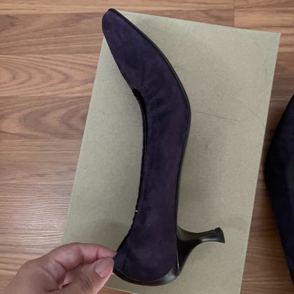 Donald J Pliner - Vintage Purple Velvet Heels - Picture 2 of 5
